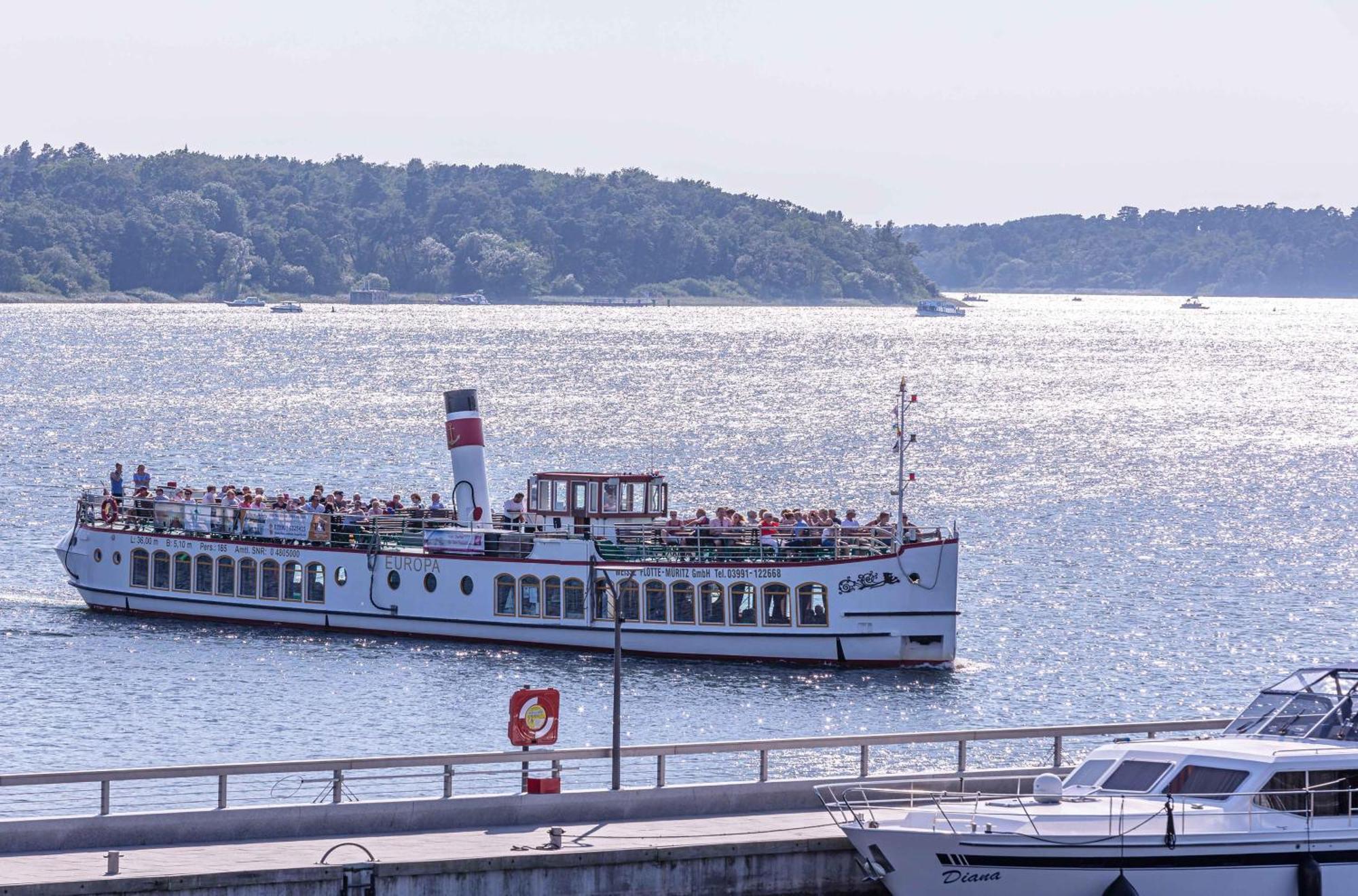 Ferienwohnungen Am Mueritzer Hafen Waren  Exterior photo